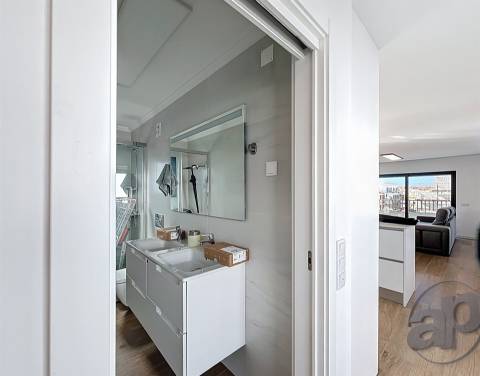 Penthouse T2 com Vista Rio e Amplas Varandas