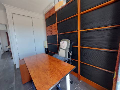 Moradia T3 para venda com piscina