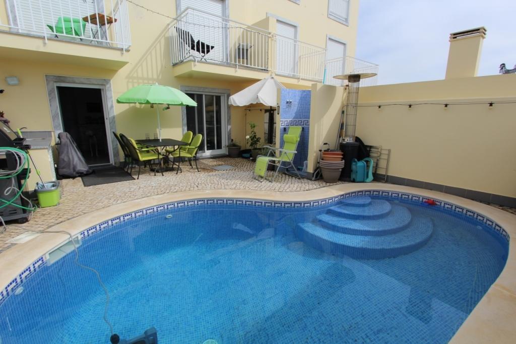 Moradia T3 para venda com piscina
