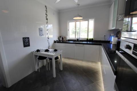 Moradia T3 para venda com piscina