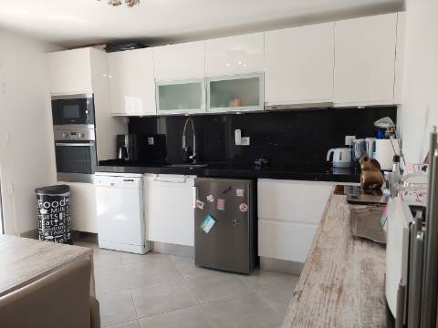 Moradia T3 para venda com piscina