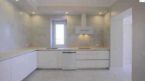 Moradia Térrea T5 com Piscina
