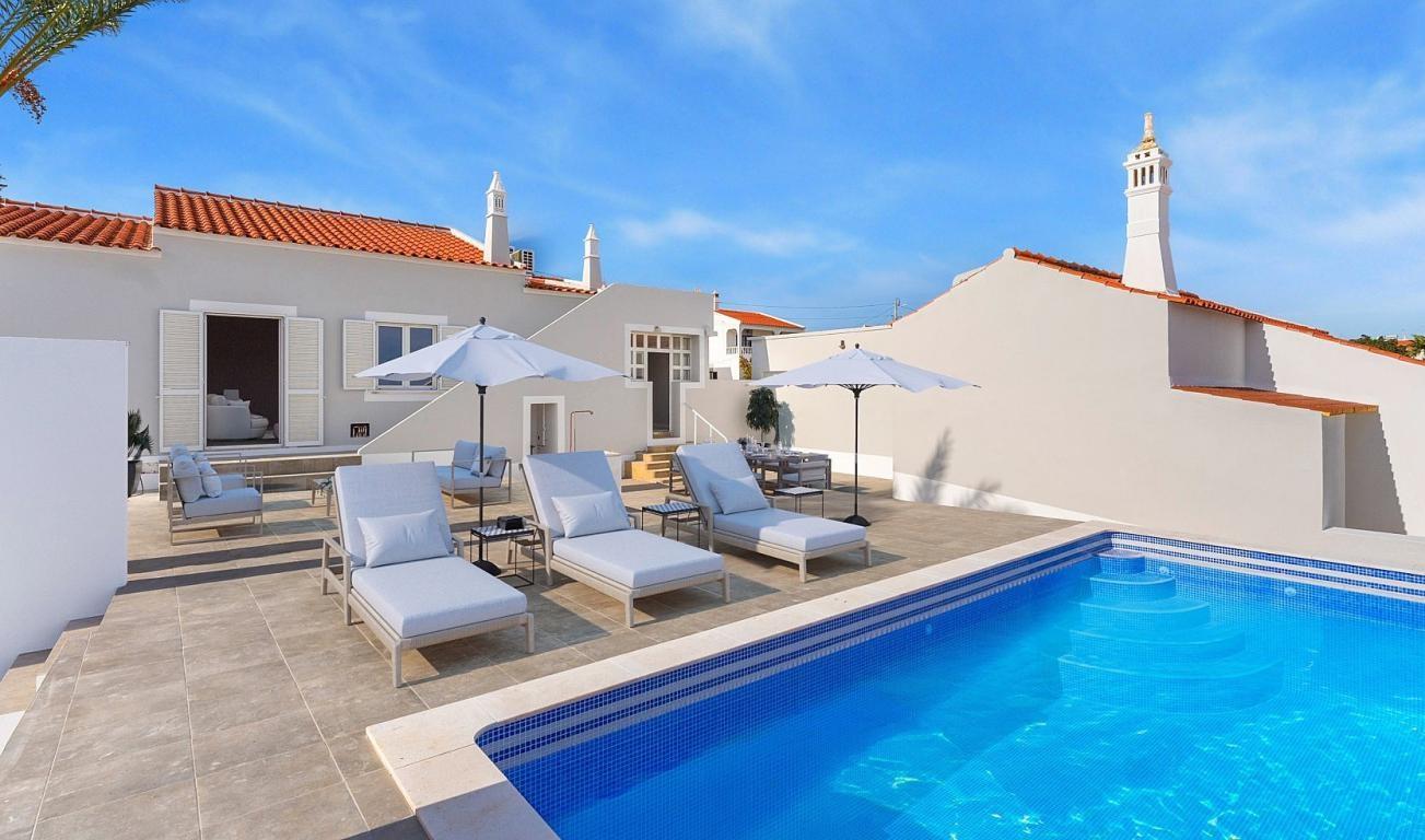Moradia Térrea T5 com Piscina