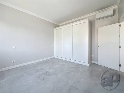 Moradia Térrea T5 com Piscina