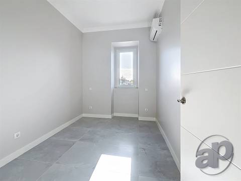 Moradia Térrea T5 com Piscina