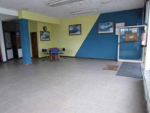 Sociedade/Empresa  Venda em Arnoso (Santa Maria e Santa Eulália) e Sezures,Vila Nova de Famalicão