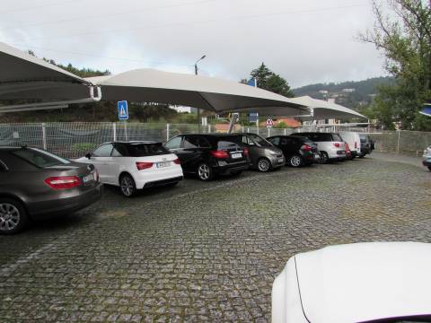 Sociedade/Empresa  Venda em Arnoso (Santa Maria e Santa Eulália) e Sezures,Vila Nova de Famalicão