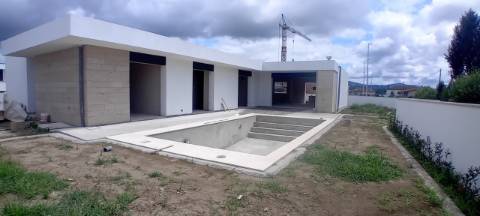 Moradia T4 Venda em Soutelo,Vila Verde