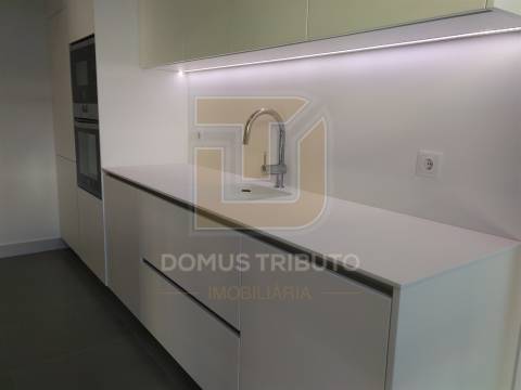 Apartamento T4 Totalmente,  Remodelado à Rotunda da Boavista, Porto