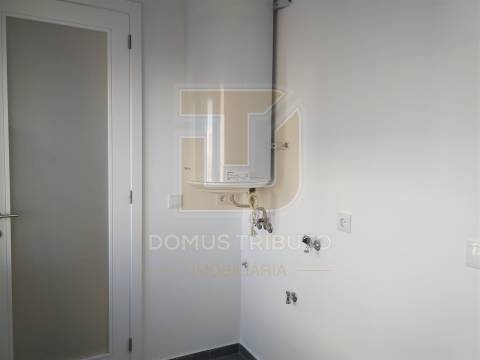 Apartamento T4 Totalmente,  Remodelado à Rotunda da Boavista, Porto