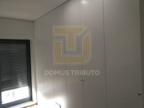Apartamento T4 Totalmente,  Remodelado à Rotunda da Boavista, Porto