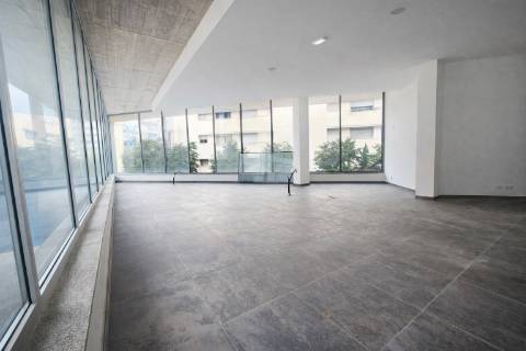 Loja com Lugar de Garagem,  junto ao metro Câmara no Centro de Matosinhos