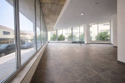 Loja com Lugar de Garagem,  junto ao metro Câmara no Centro de Matosinhos