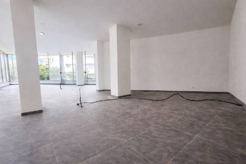 Loja com Lugar de Garagem,  junto ao metro Câmara no Centro de Matosinhos