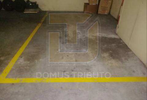 Escritório com Varanda e Lugar de Garagem no Centro de Matosinhos