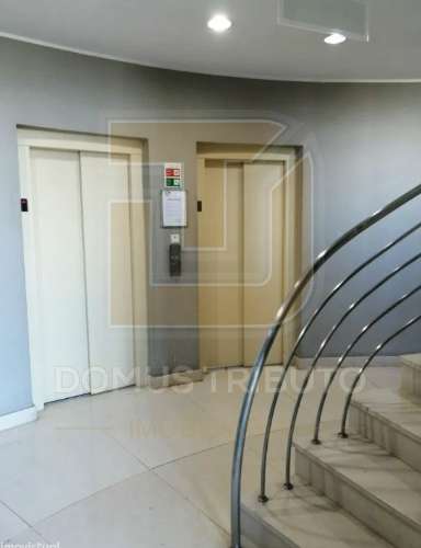 Escritório com Varanda e Lugar de Garagem no Centro de Matosinhos