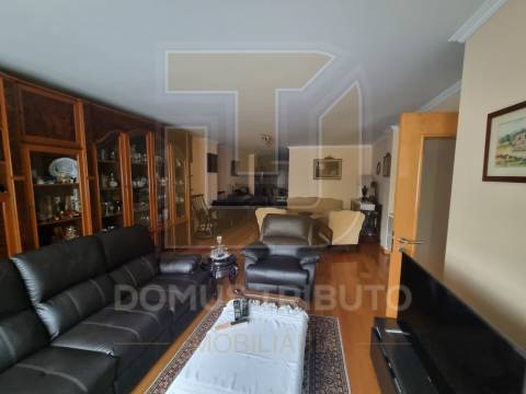 Moradia V4 com 2 frentes junto ao City Golf, Senhora da Hora