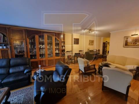 Moradia V4 com 2 frentes junto ao City Golf, Senhora da Hora