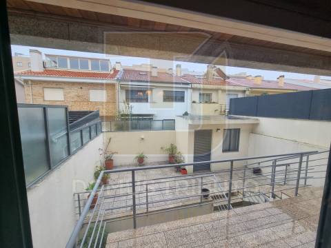 Moradia V4 com 2 frentes junto ao City Golf, Senhora da Hora