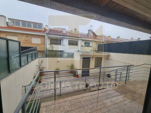 Moradia V4 com 2 frentes junto ao City Golf, Senhora da Hora