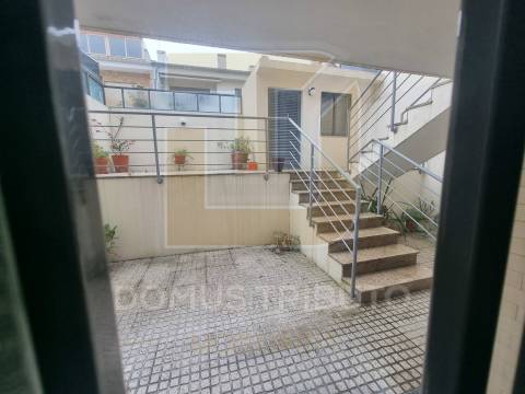 Moradia V4 com 2 frentes junto ao City Golf, Senhora da Hora