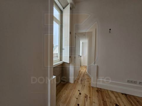 Apartamento T1 Duplex de Luxo – Mercado de Matosinhos, Nova Oportunidade de Vida Exclusiva