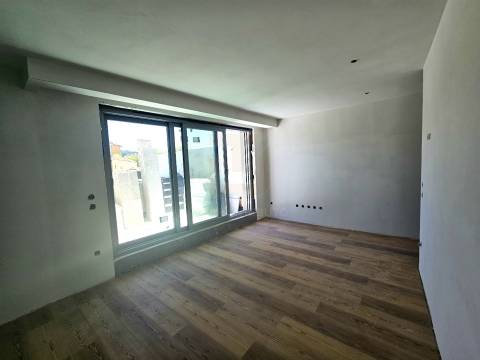 Apartamento T1 com Terraço – Nova Construção, a 40m do Rio Douro, Lordelo do Ouro, Porto