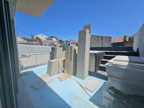 Apartamento T1 com Terraço – Nova Construção, a 40m do Rio Douro, Lordelo do Ouro, Porto