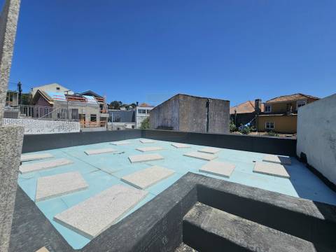 Apartamento T1 com Terraço – Nova Construção, a 40m do Rio Douro, Lordelo do Ouro, Porto