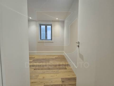 Apartamento T1 com Terraço –  a 40m do Rio Douro, Lordelo do Ouro, Porto