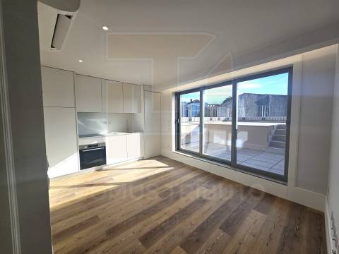 Apartamento T1 com Terraço –  a 40m do Rio Douro, Lordelo do Ouro, Porto