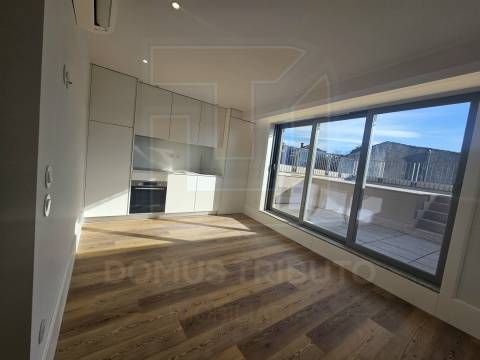 Apartamento T1 com Terraço –  a 40m do Rio Douro, Lordelo do Ouro, Porto