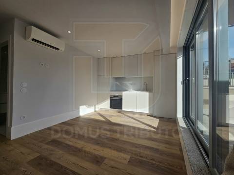 Apartamento T1 com Terraço –  a 40m do Rio Douro, Lordelo do Ouro, Porto