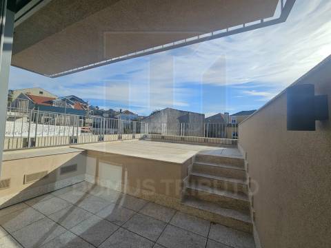 Apartamento T1 com Terraço –  a 40m do Rio Douro, Lordelo do Ouro, Porto