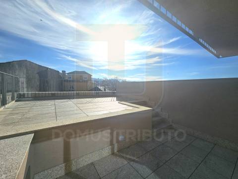 Apartamento T1 com Terraço –  a 40m do Rio Douro, Lordelo do Ouro, Porto