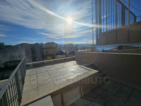 Apartamento T1 com Terraço –  a 40m do Rio Douro, Lordelo do Ouro, Porto