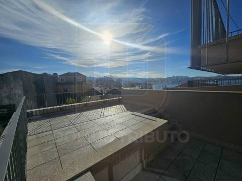 Apartamento T1 com Terraço –  a 40m do Rio Douro, Lordelo do Ouro, Porto