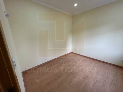 Moradia V2, Totalmente Remodelada e Reabilitada, Campanhã