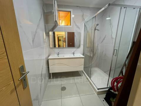 Moradia V2, Totalmente Remodelada e Reabilitada, Campanhã