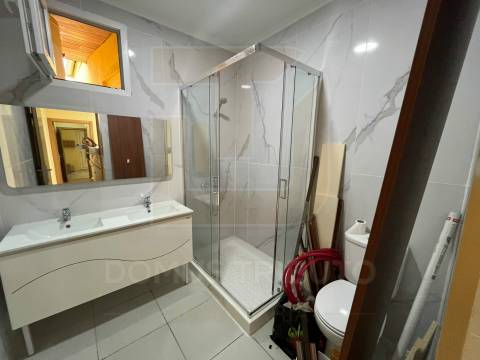 Moradia V2, Totalmente Remodelada e Reabilitada, Campanhã