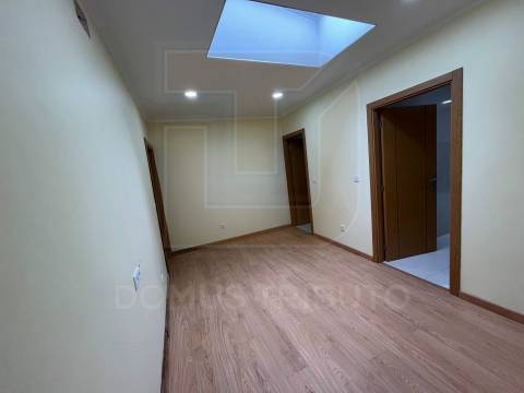 Moradia V2, Totalmente Remodelada e Reabilitada, Campanhã