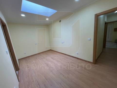 Moradia V2, Totalmente Remodelada e Reabilitada, Campanhã