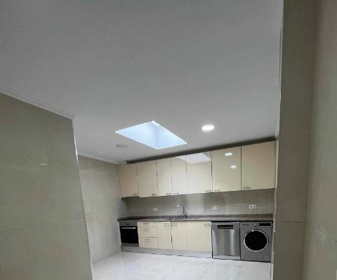 Moradia V2, Totalmente Remodelada e Reabilitada, Campanhã