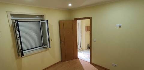 Moradia V2, Totalmente Remodelada e Reabilitada, Campanhã