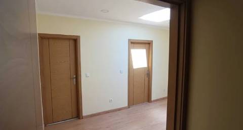 Moradia V2, Totalmente Remodelada e Reabilitada, Campanhã