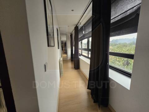 Moradia de 4 frentes, Traça única e Moderna com Piscina Aquecida, Aveleda