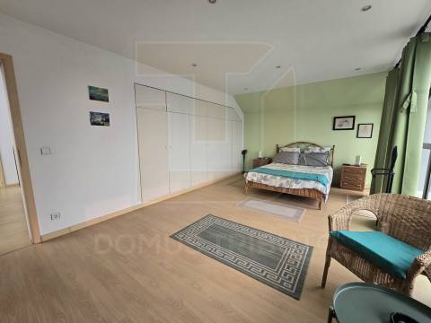 Moradia de 4 frentes, Traça única e Moderna com Piscina Aquecida, Aveleda