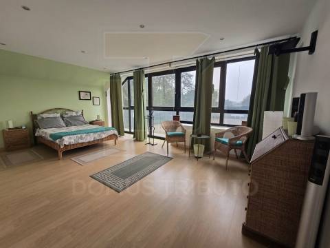 Moradia de 4 frentes, Traça única e Moderna com Piscina Aquecida, Aveleda