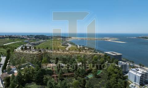 Apartamento T3 em Construção,  varanda lugar de garagem e arrumos,  à Marina de Vila Nova de Gaia