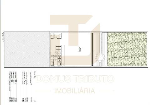 Moradia V3, 2 frentes, com 3 suítes, garagem fechada para 2 carros, varandas, terraços e jardim.